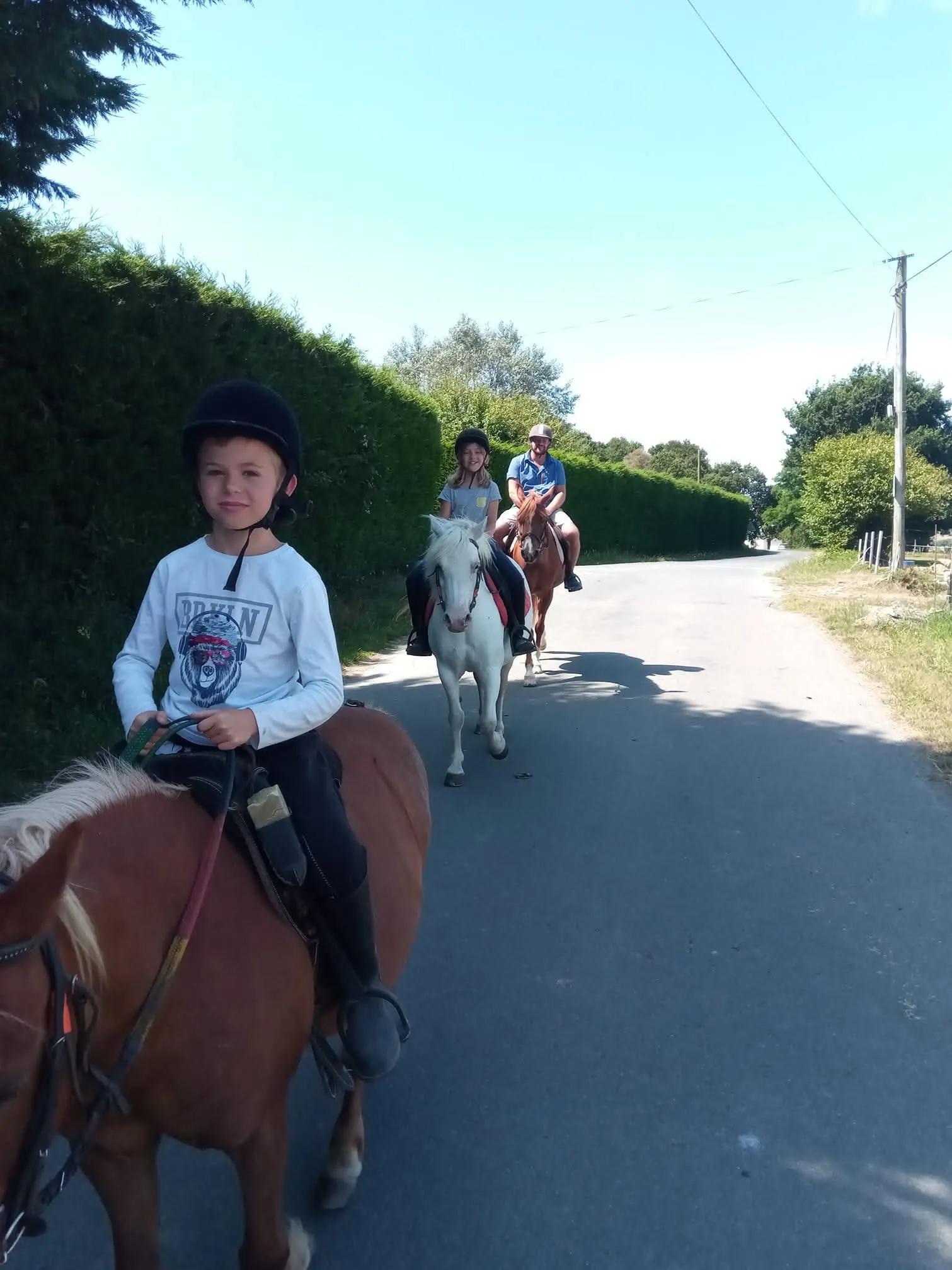 Balade à cheval sur les chemins bretons depuis le centre équestre Équi 22 à Yffiniac