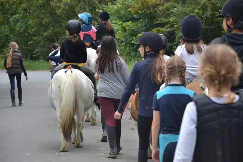Chemin de randonnée équestre en Bretagne depuis le centre Équi 22