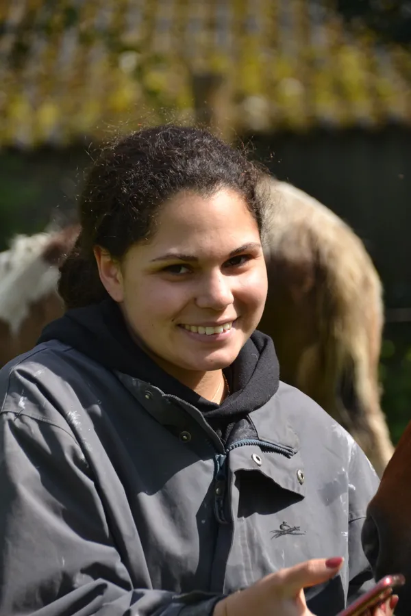 Monitrice du centre équestre Équi 22